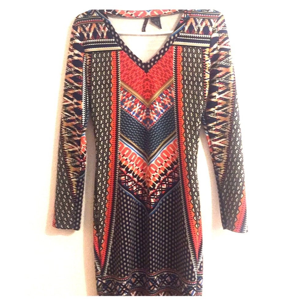 Cool long sleeve, form fitting pattern dress